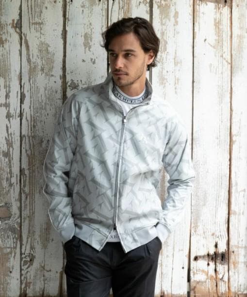 【新品】LUXEAKMPLUS 総柄ブリーザフルジップブルゾン　グレー L