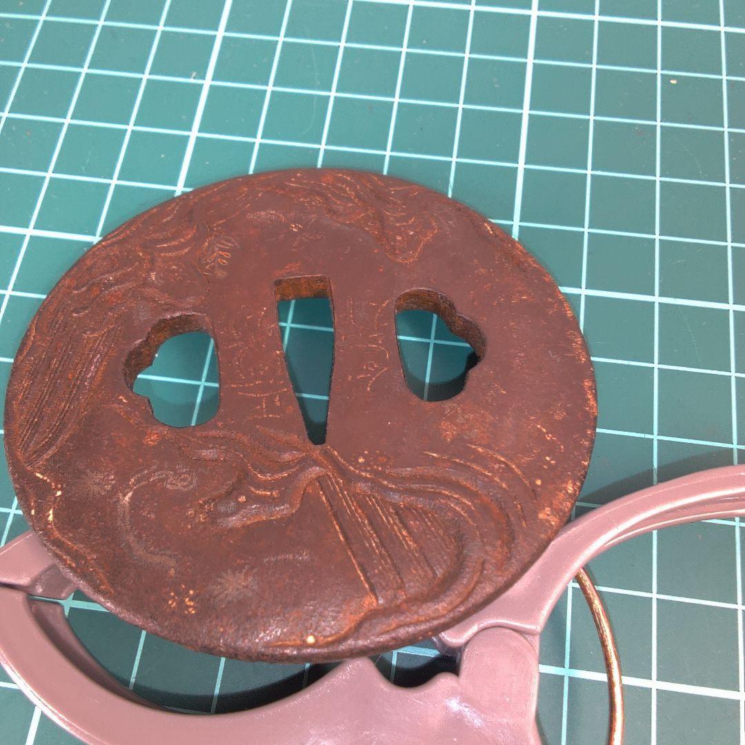 小物１ 波と風の模様の金属製鍔