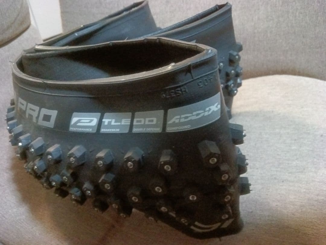 SCHWALBE　ICE SPIKER PRO 27.5 ２本セット