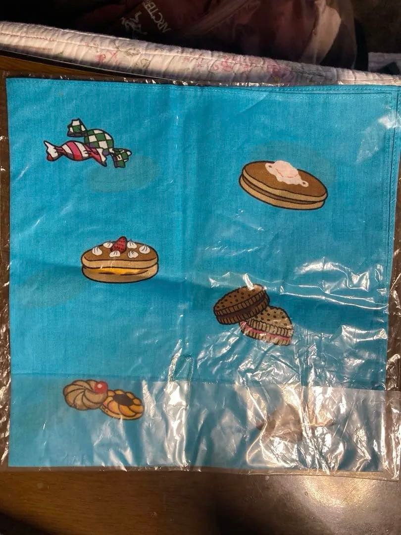 ザ・ドラえもんズ「おかしなお菓子なオカシナナ？」ハンカチーフ