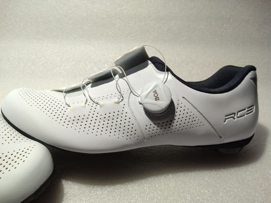 シマノ サイクルシューズ RC3 サイズ 42 ノーマル 色ホワイト