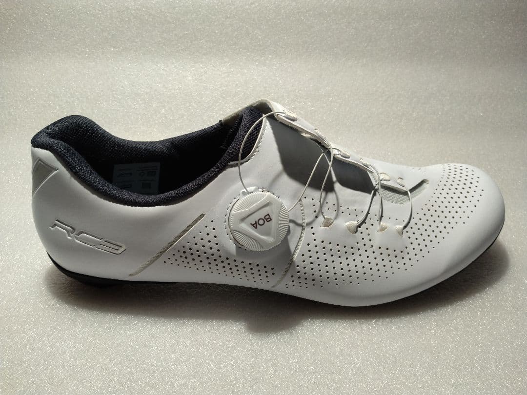 シマノ サイクルシューズ RC3 サイズ 42 ノーマル 色ホワイト