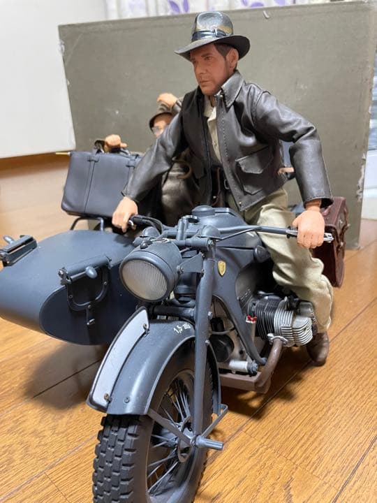 『インディ・ジョーンズ／最後の聖戦』　サイドカーシーン再現フィギュア