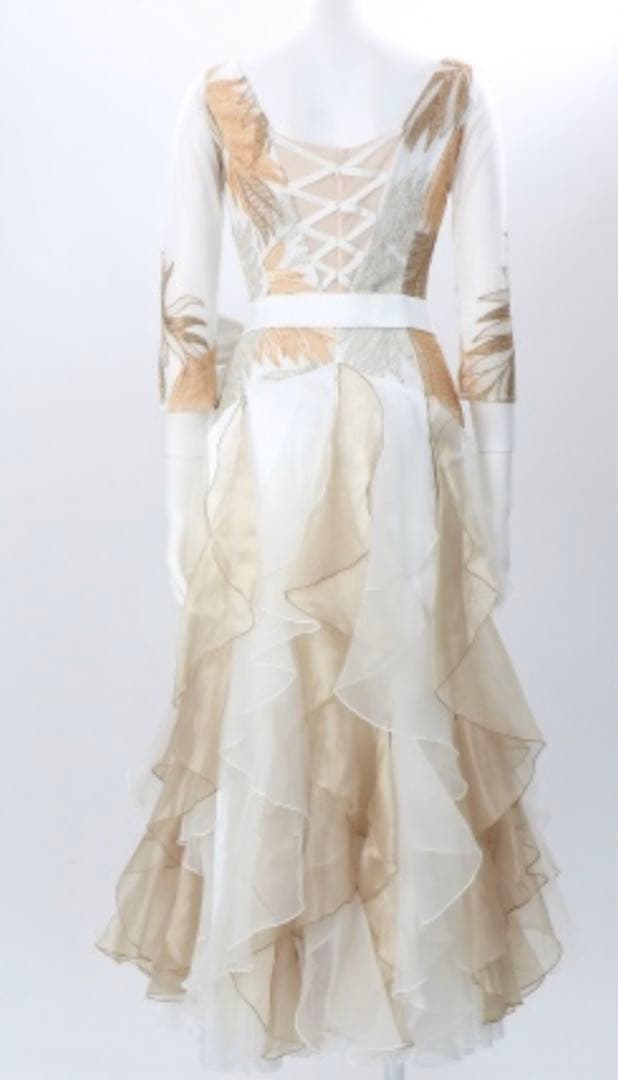 M社交ダンス　チャコット