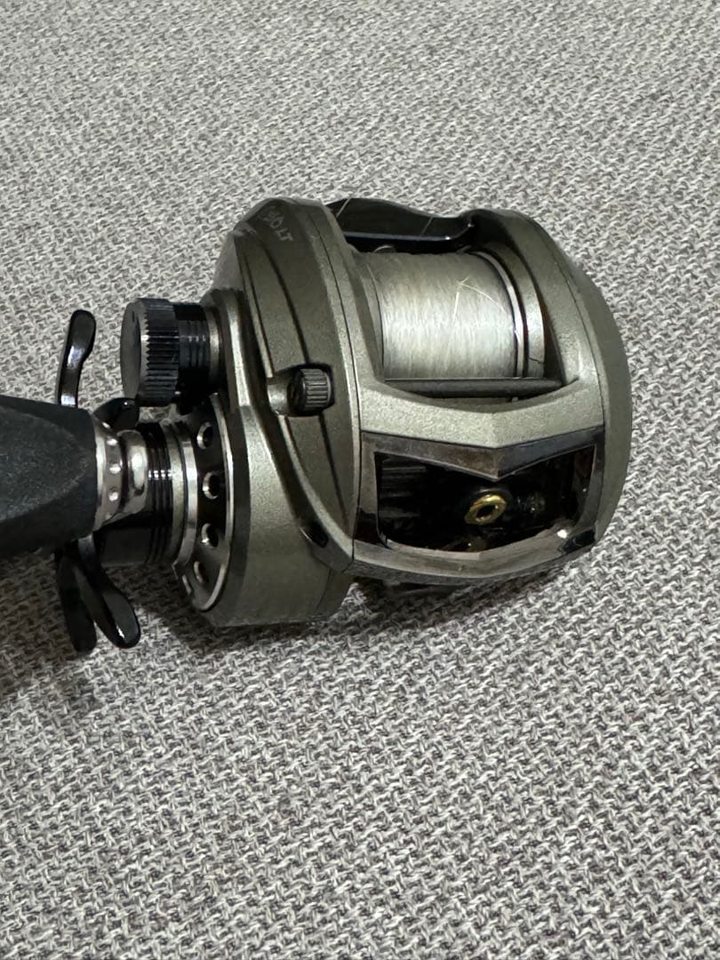 美品 大人気‼︎ AbuGarciaレボ LT REVO LT右 アブガルシア