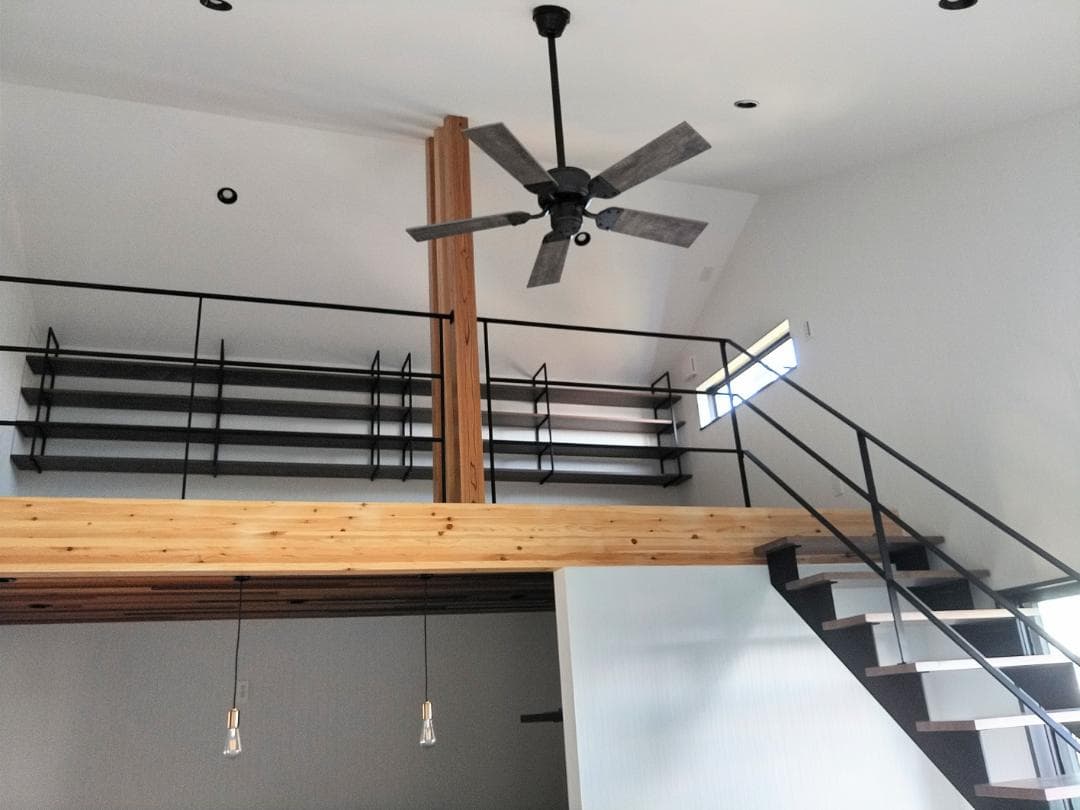 アイアン階段　スケルトン階段　鉄骨階段　オーダー製作いたします！