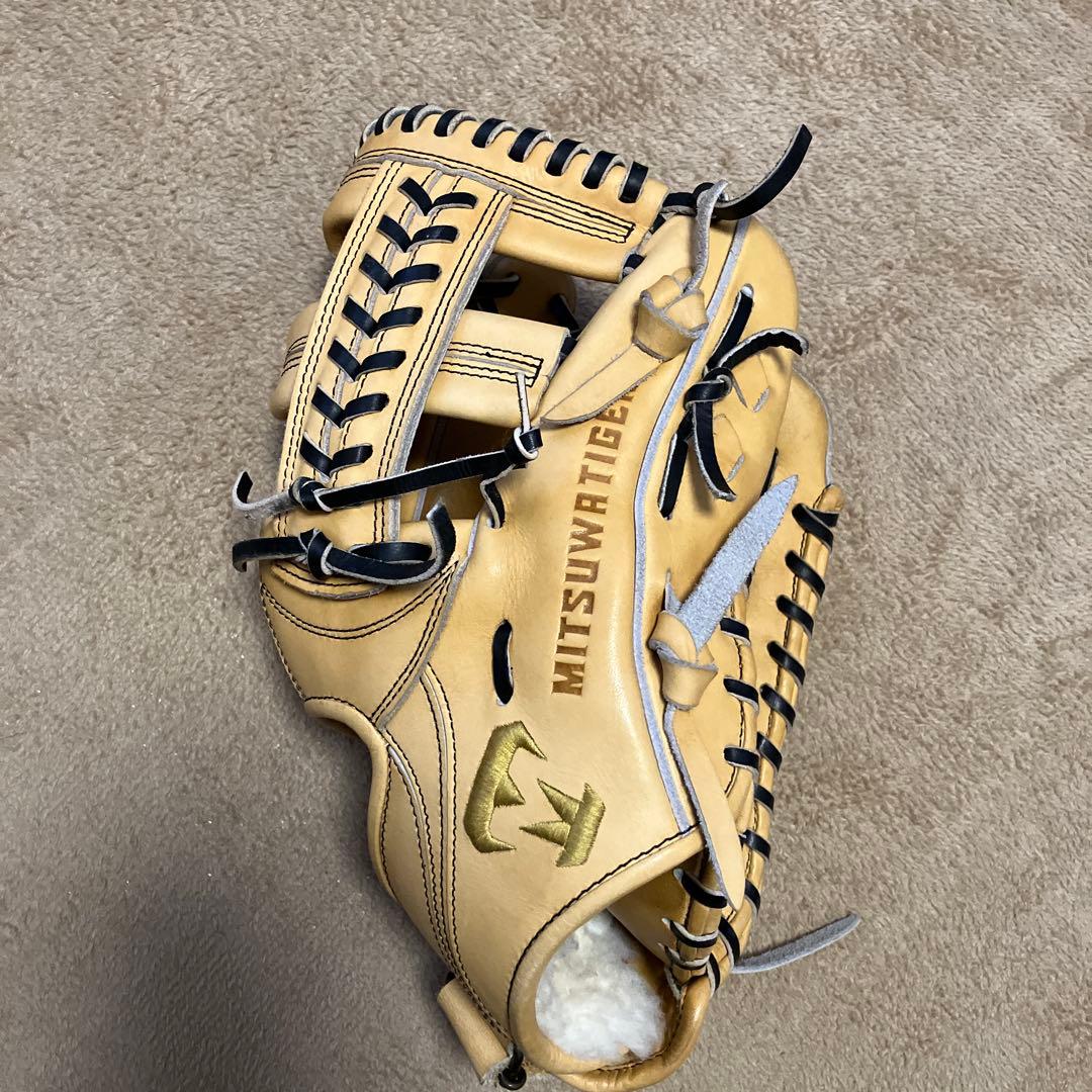 ミツワタイガー　レボルタイガー　内野用　硬式グローブ