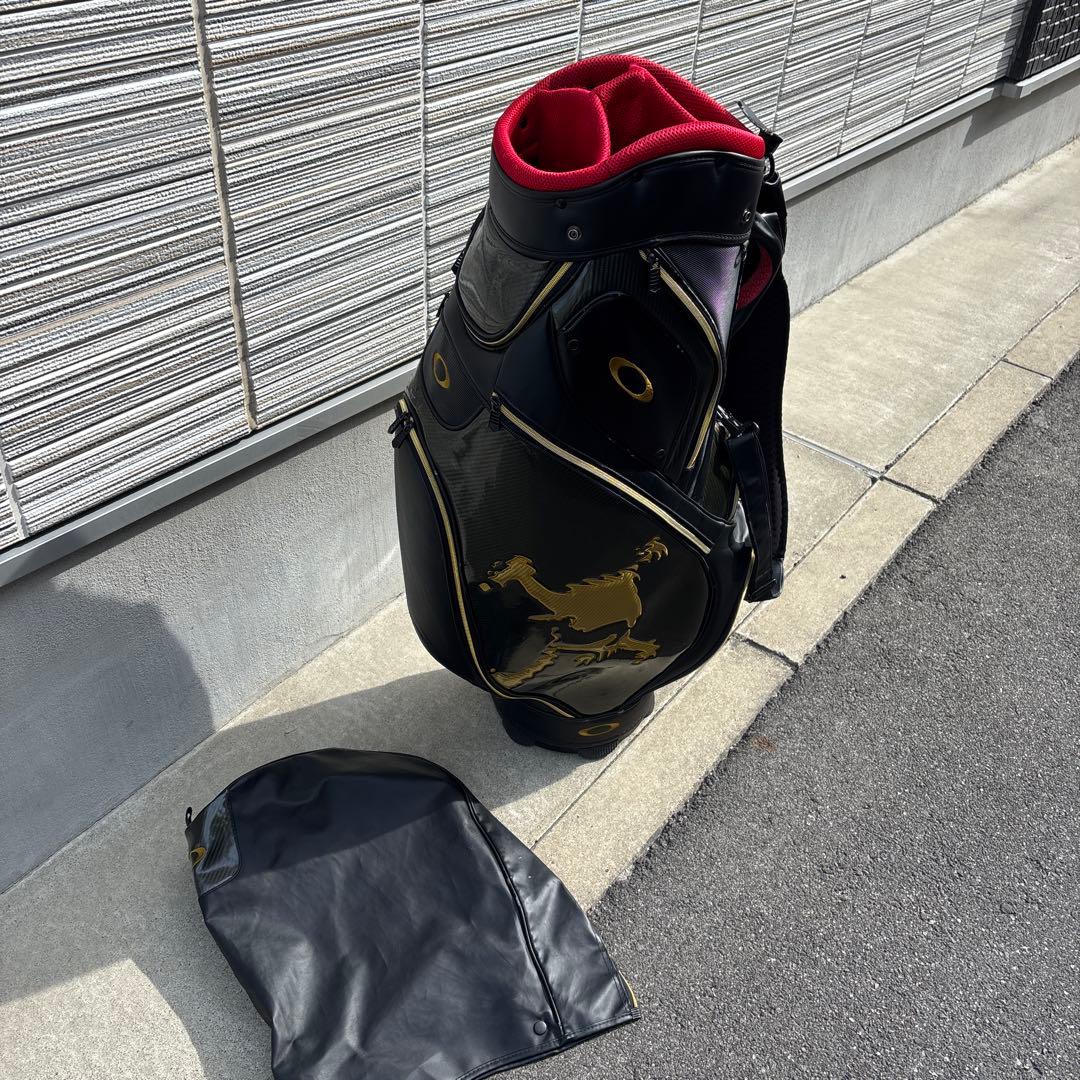 オークリー スカル キャディバッグ ブラックxゴールド　大容量