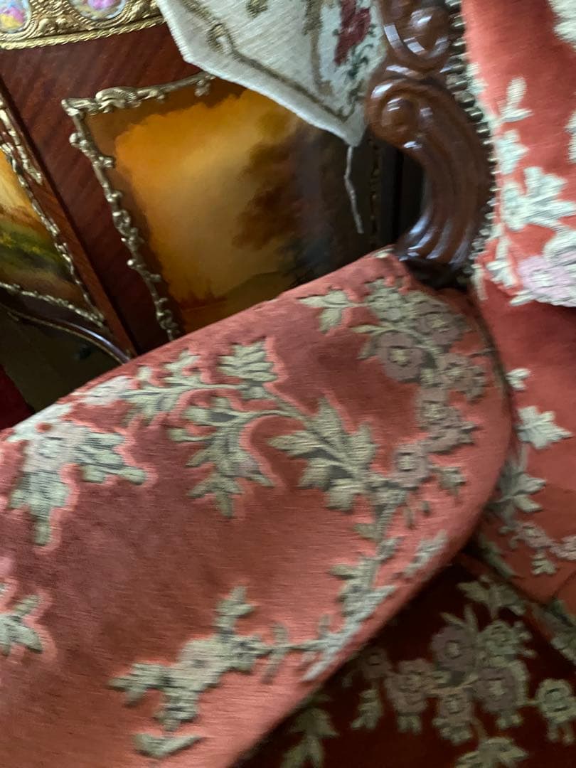 金華山　イタリア　クラシック赤色ベルベットアームソファ