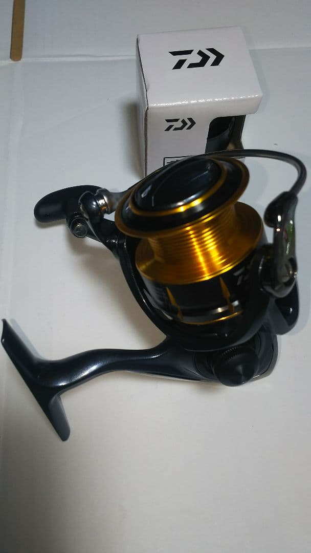 ダイワ FREAMS 2500A新品 ！