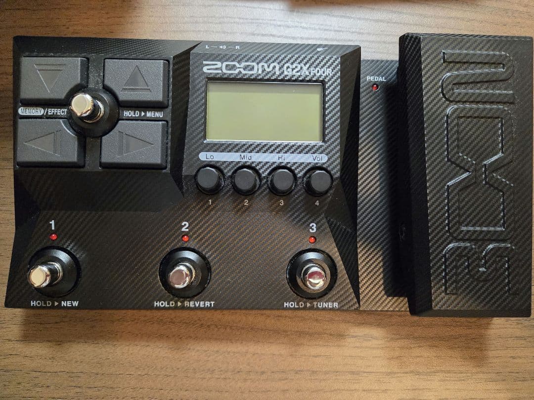 ZOOM G2X FOUR ギターエフェクター ※ACアダプター、外箱無し