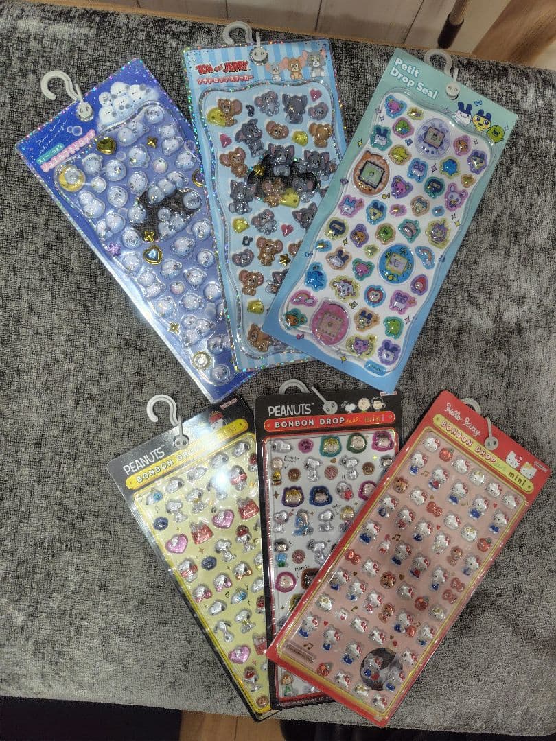 ボンボンドロップシール 6枚セット　たまごっち　スヌーピー　キティ　トムジェリ