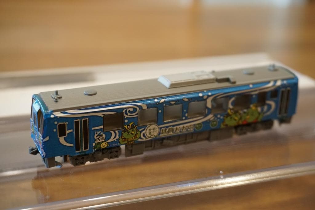 TOMIX製 キハ120系　越美北線ラッピング列車「越前大野城」仕様　M車