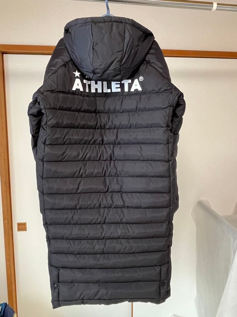 ATHLETA ブラック ダウン ベンチコート 04167N