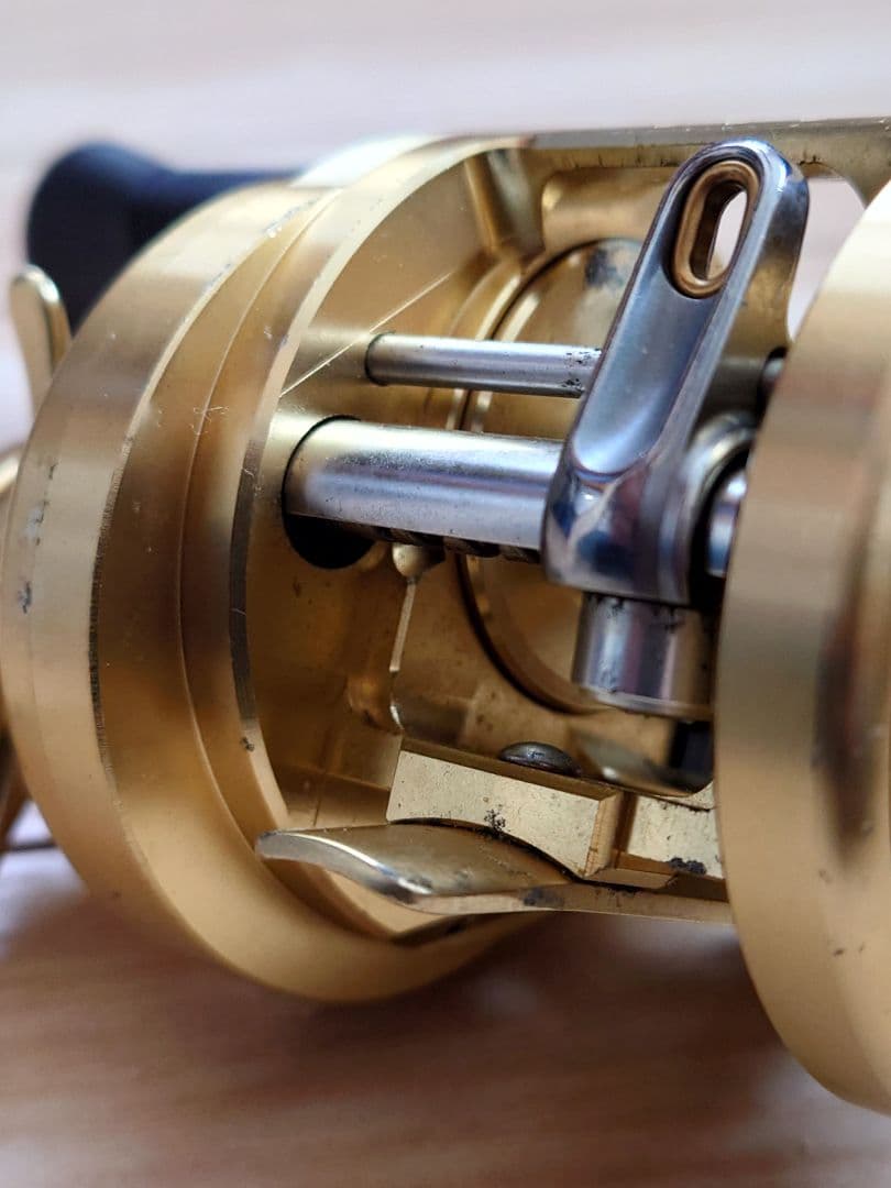 シマノ　カルカッタコンクエスト300F