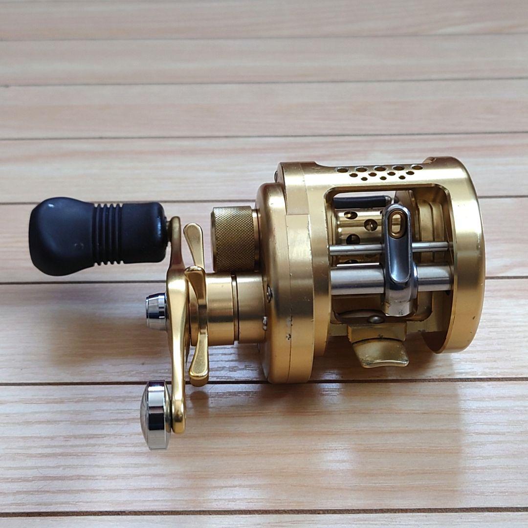 シマノ　カルカッタコンクエスト300F