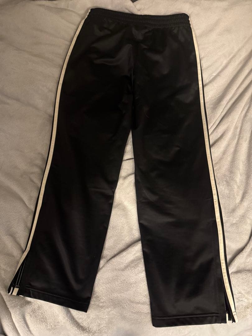 adidas oasis パンツ黒