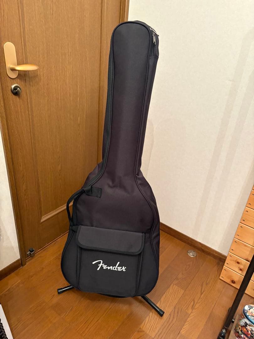 【美品】Fender アコースティックギター　ギターケース・カポ付属