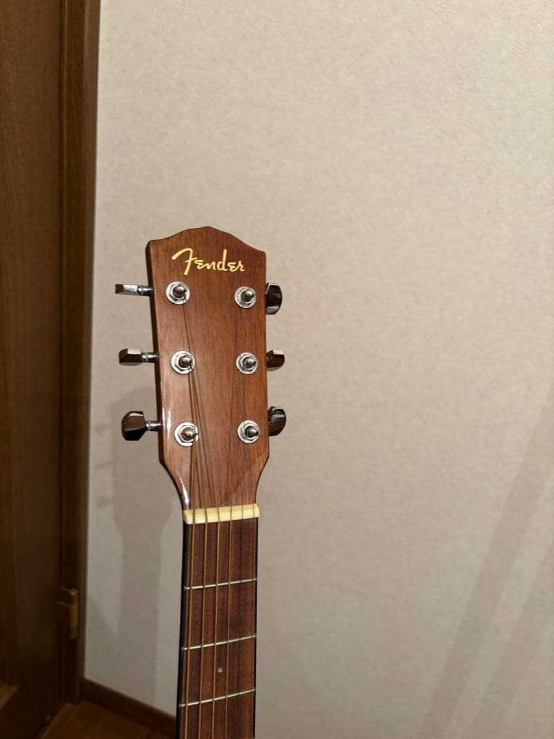 【美品】Fender アコースティックギター　ギターケース・カポ付属