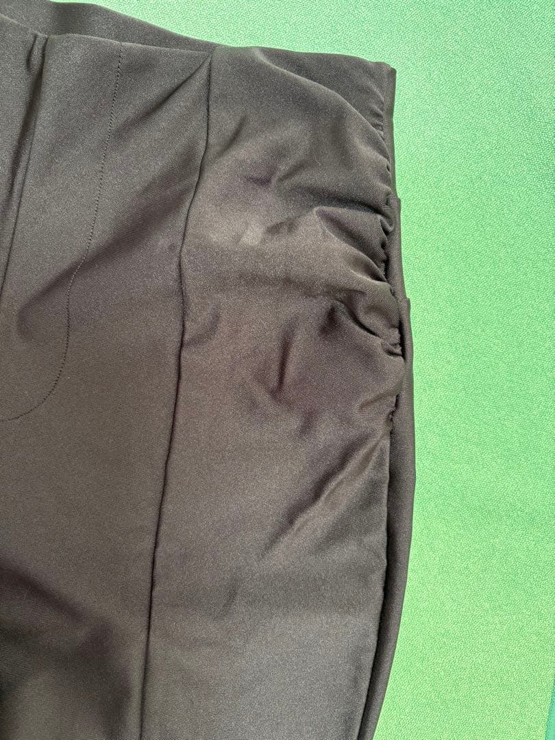 【SUKALA】シャインストレッチフィットフレアパンツ Mサイズ