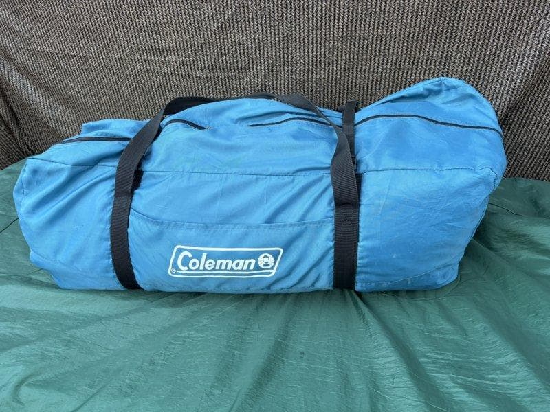 コールマン オアシステント ターコイズ ロッジ型テント 限定デザイン？