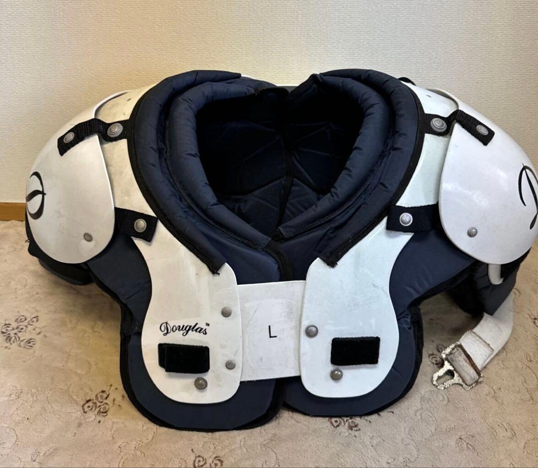 アメフト　アイスホッケー　ショルダー　防具　ダグラス