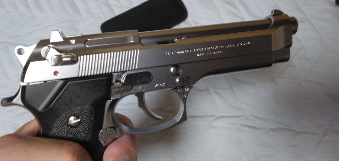 東京マルイ　M92F ガスブローバック　シルバー ブラック