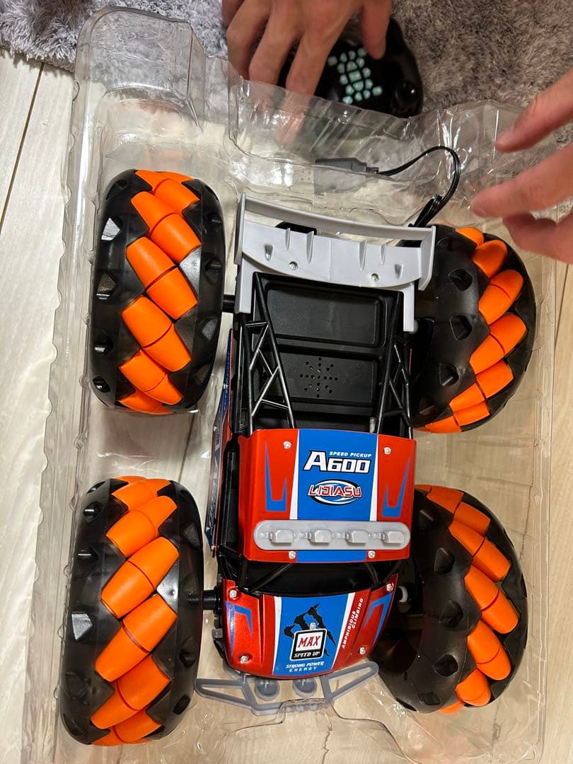 ラジコンカー リモコンカー オフロード おもちゃ 車　フリップRcトラック