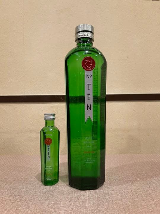 タンカレーNo,10 旧デザインボトルと旧ミニボトル