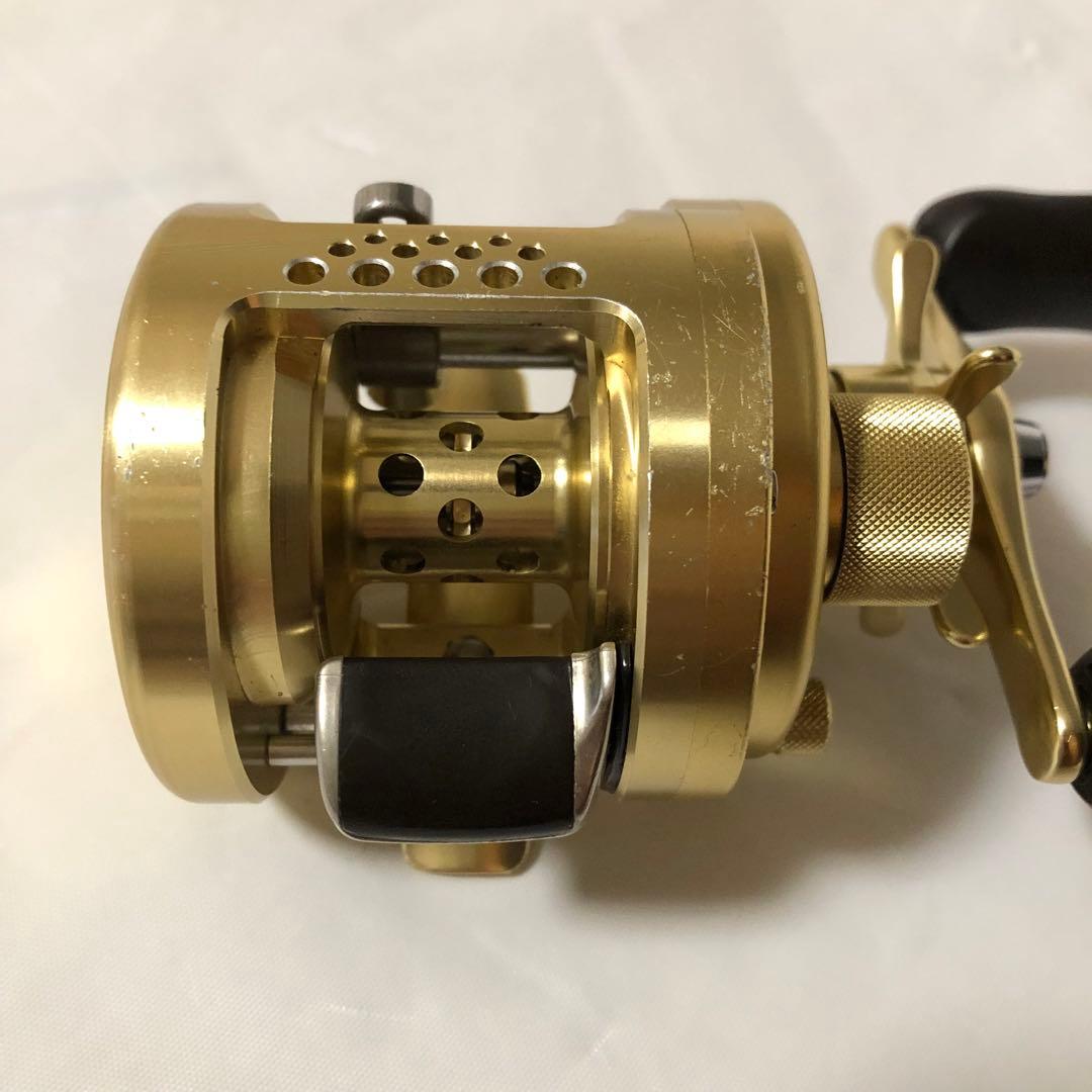 SHIMANO シマノ　01 カルカッタコンクエスト100 RH442 釣り