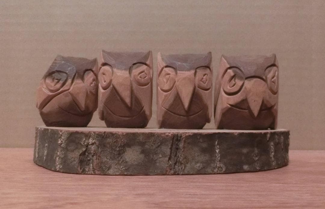 スノーレッツ 木彫り 置物