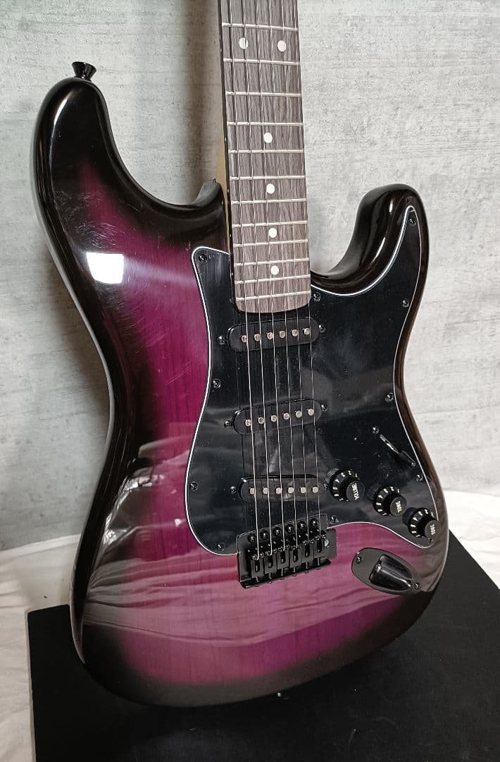 Selderストラトタイプエレキギター、パープルカラー美品！音出し確認済み品！