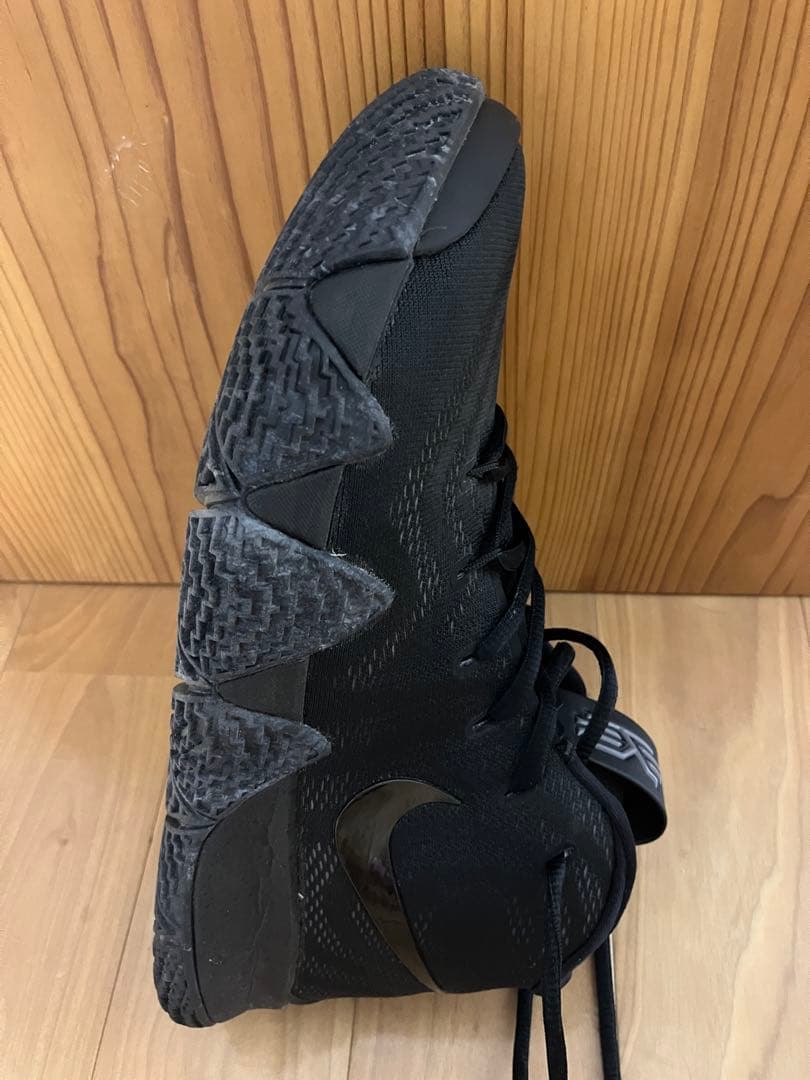 NIKE　KYRIE バスケットシューズ