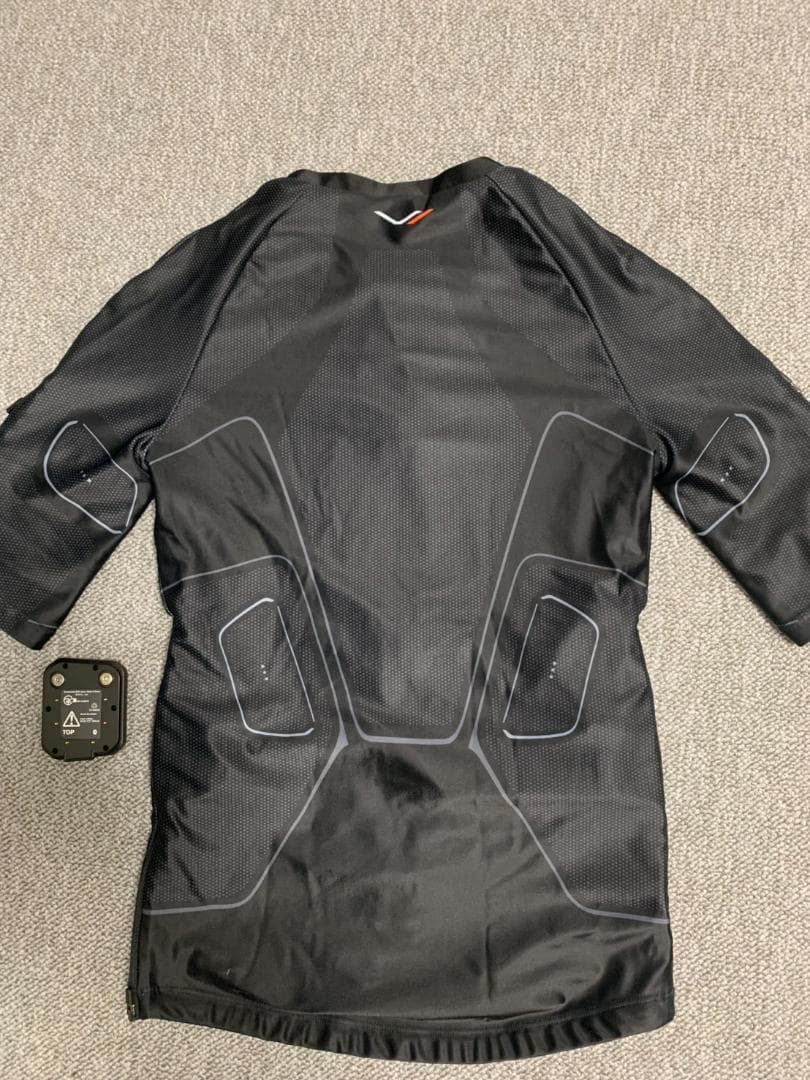 SIXPAD　シックスパッド　パワースーツトレーニングシャツ Mサイズ