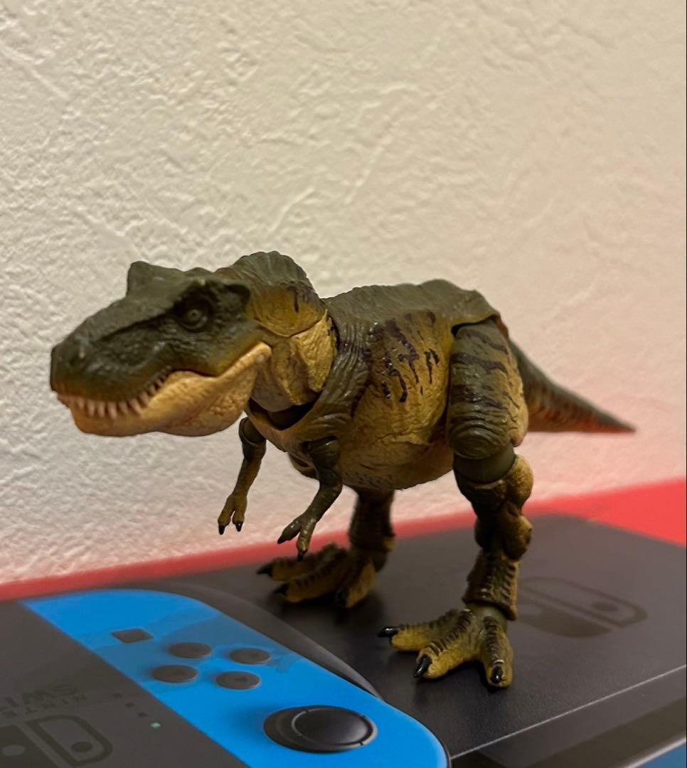 海洋堂　リボルテック　ティラノサウルス