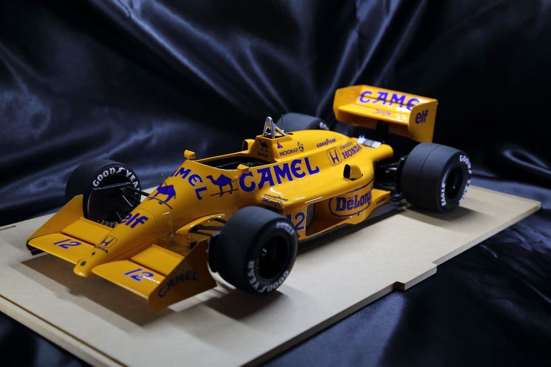 ビーマックス　1/12 ロータス99Tプラモデル完成品
