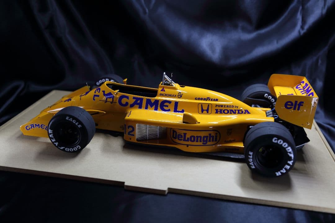 ビーマックス　1/12 ロータス99Tプラモデル完成品