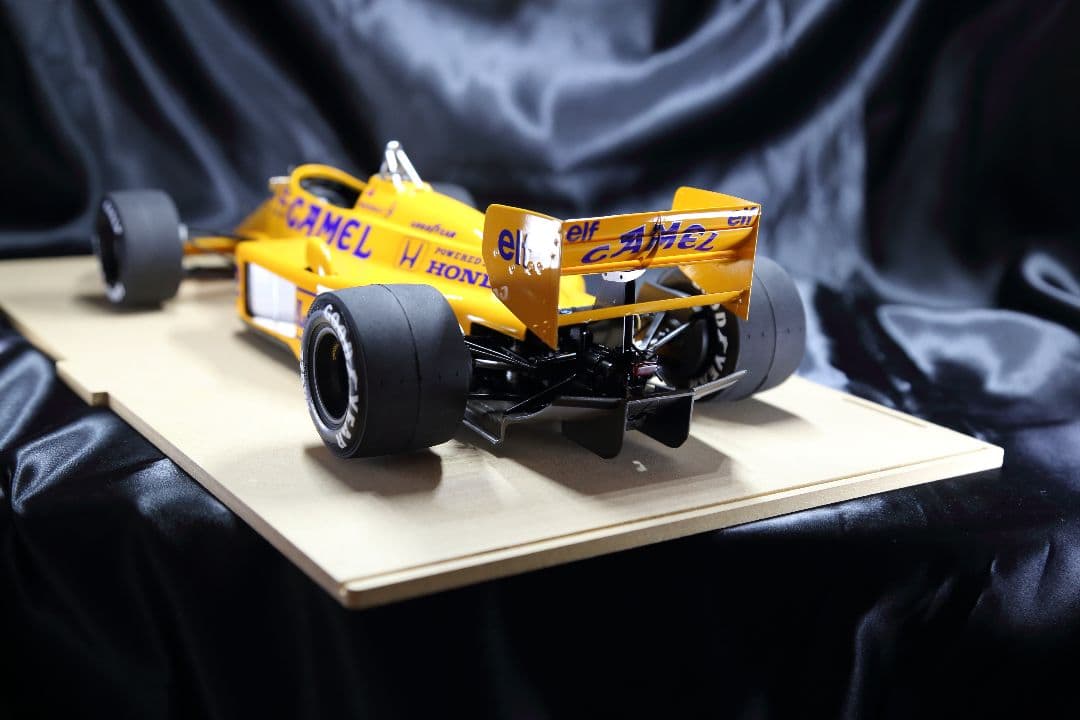 ビーマックス　1/12 ロータス99Tプラモデル完成品