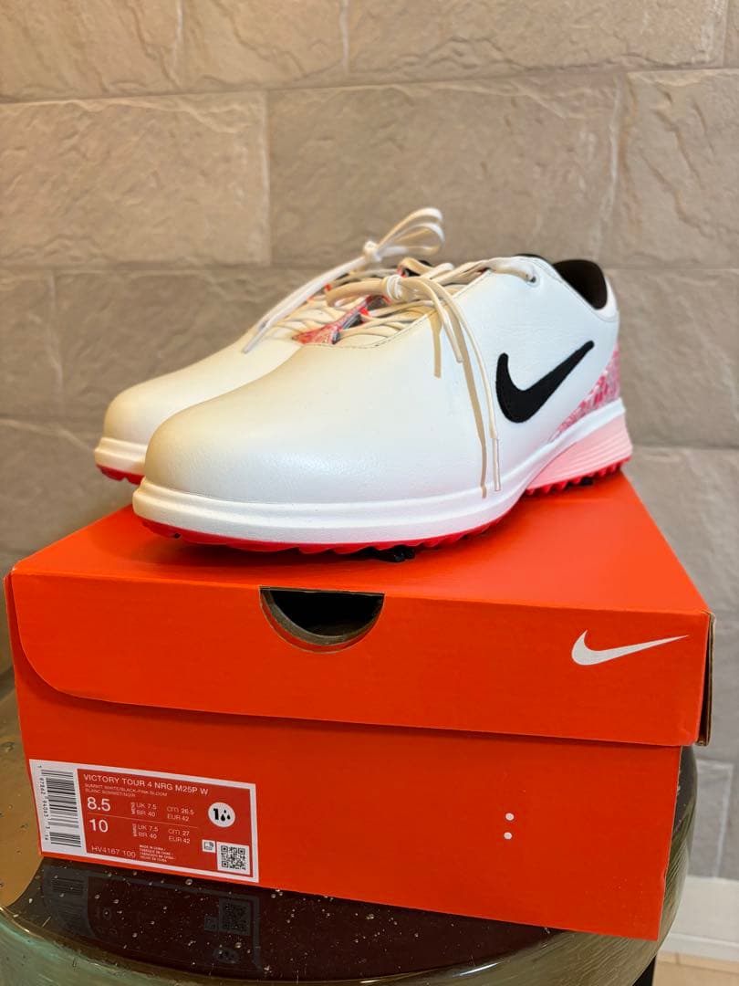 Nike ゴルフシューズ マキロイモデル　ホワイト/ピンク