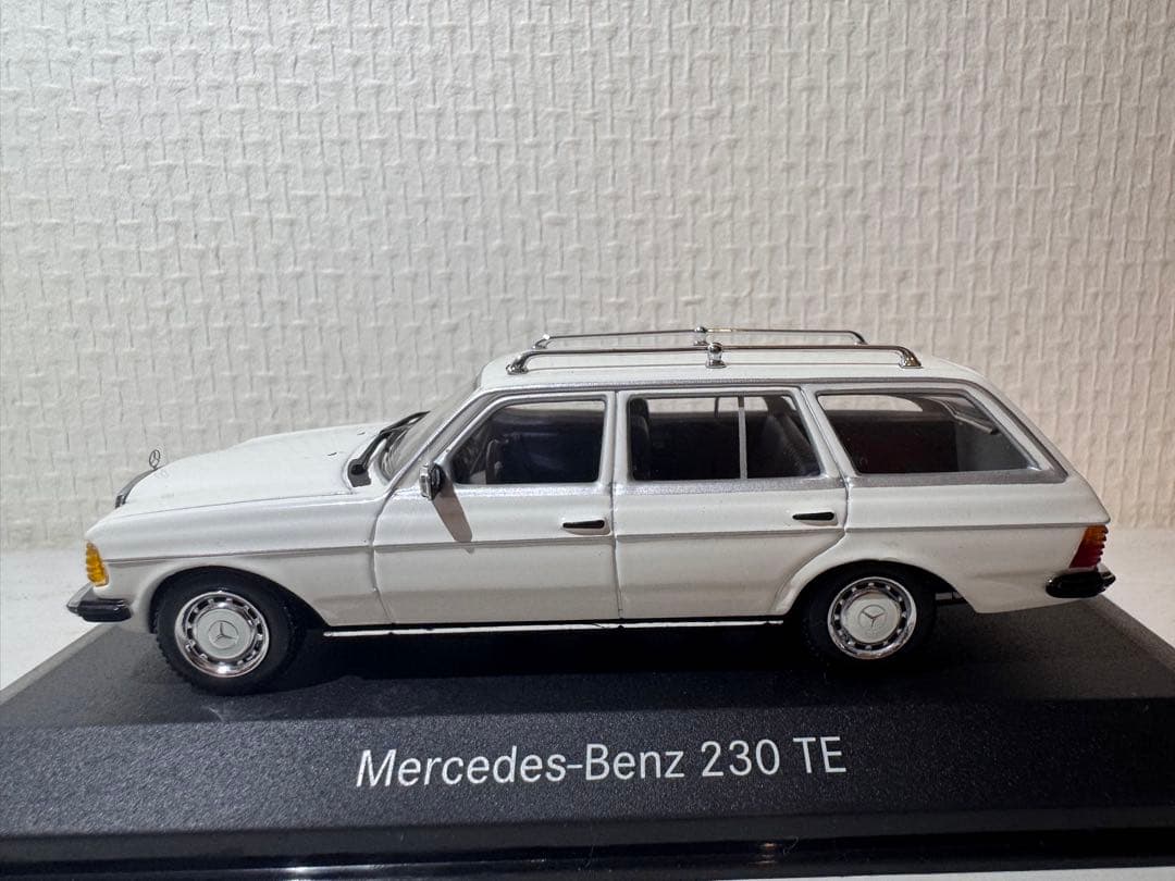 Mercedes-Benz 230 TE ミニカー