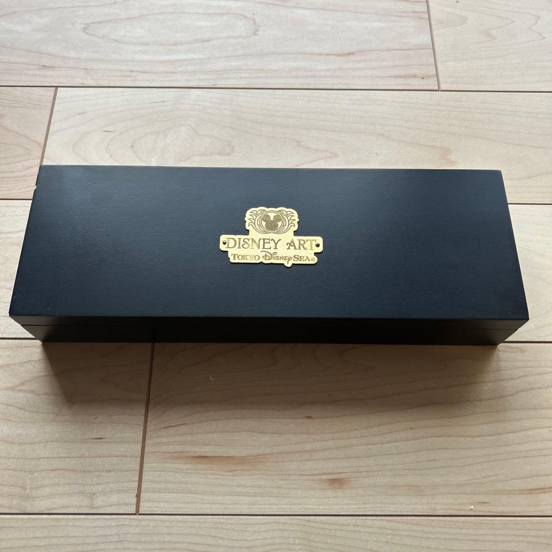 ディズニーアートコレクション　バッジ　8個入り