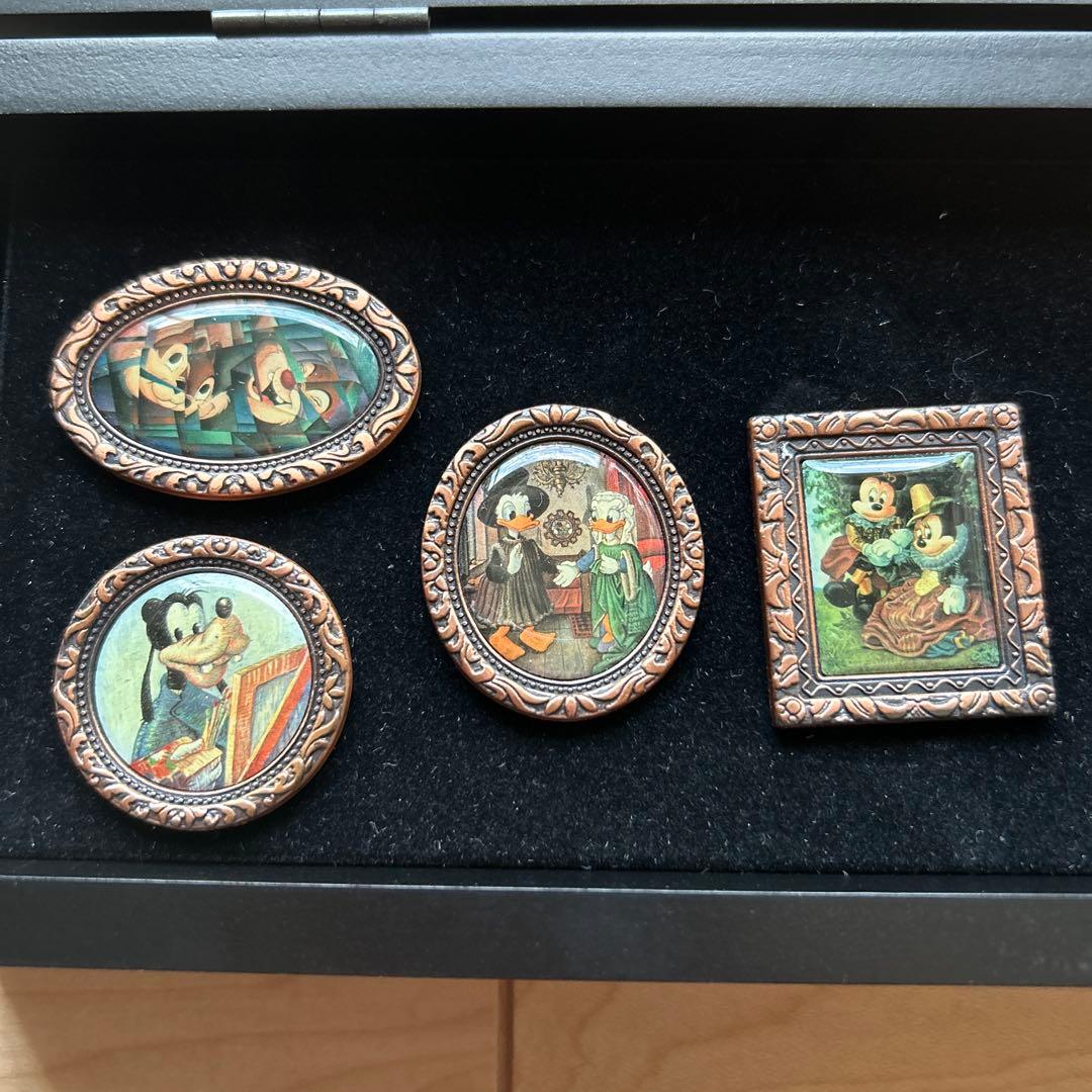 ディズニーアートコレクション　バッジ　8個入り