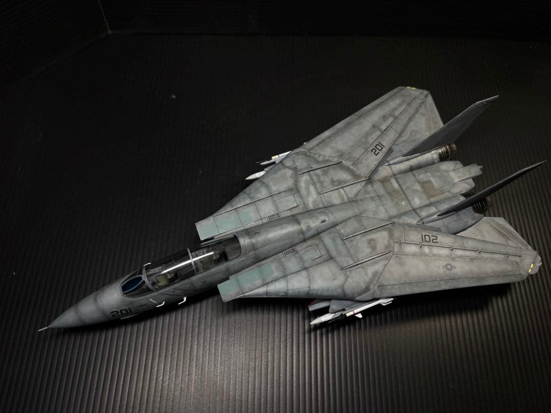 F14A トムキャット　ロービジ仕様　1/72 プラモデル完成作品