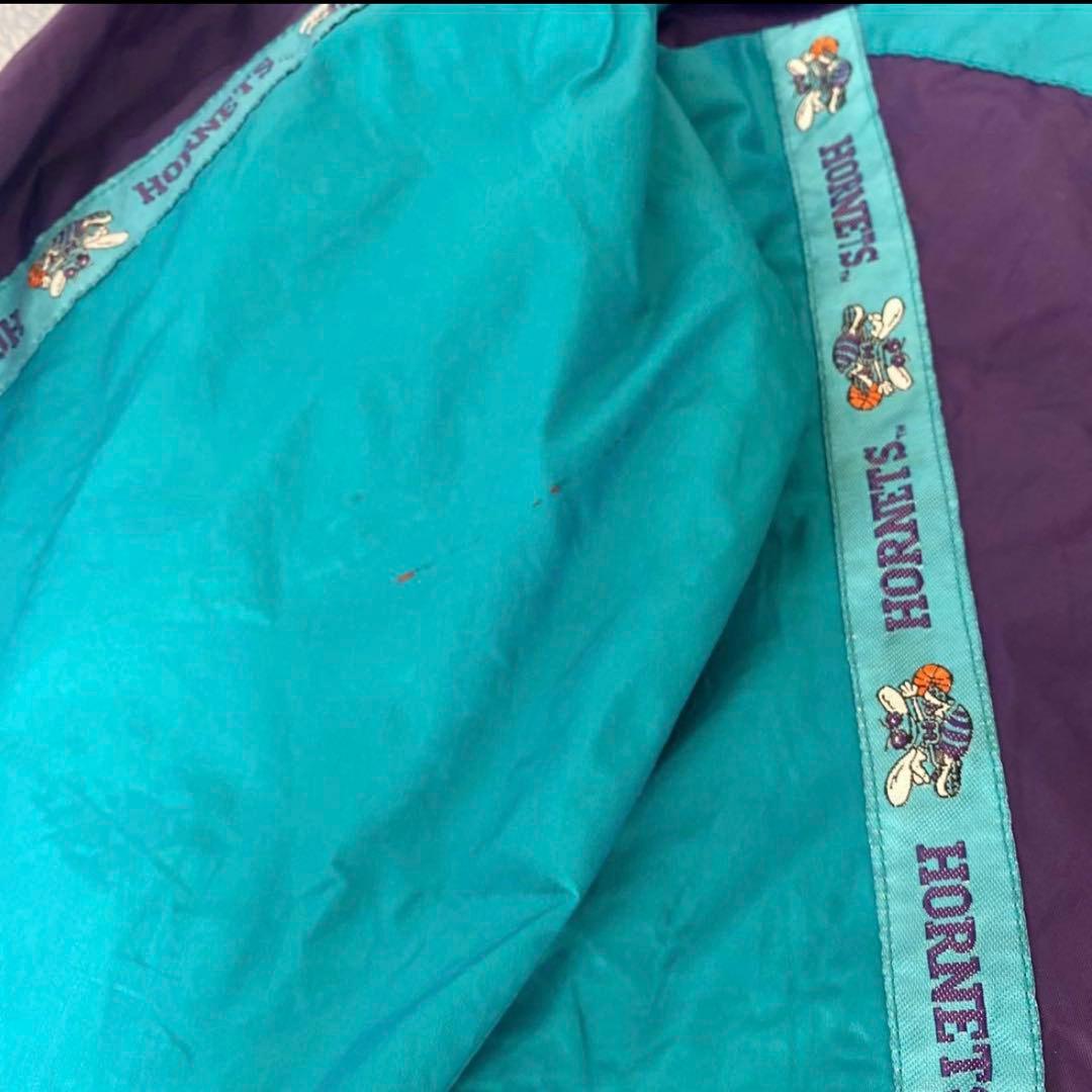 【古着】NBAシャーロット・ホーネッツ　ナイロンジャケット　ビンテージ　アウター