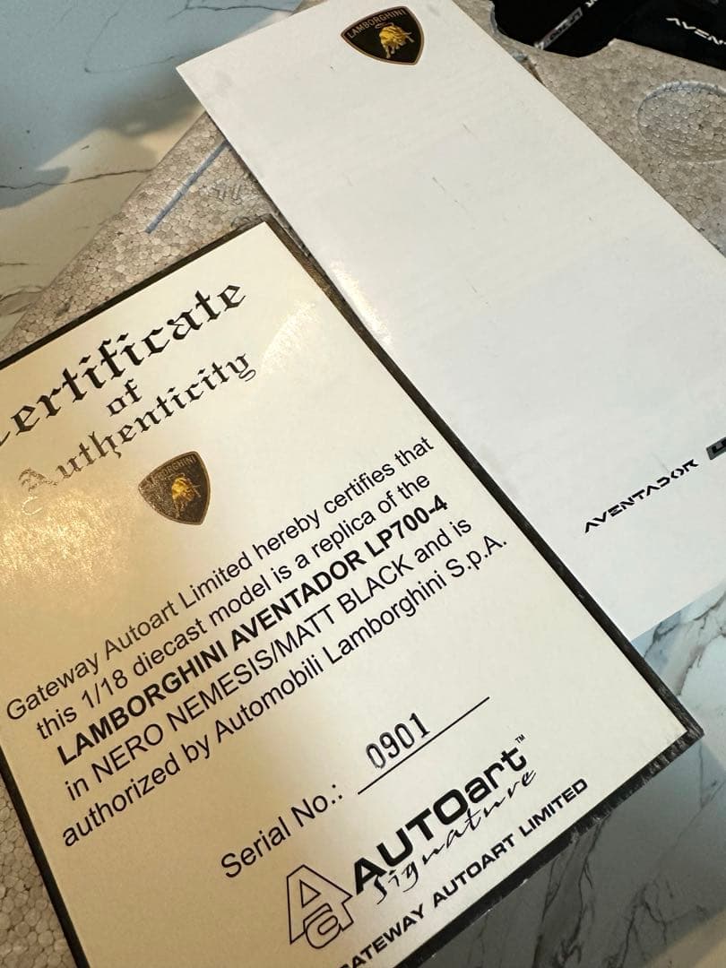 オートアートアベンタドール　LP700-4ランボルギーニ1:18 マットブラック