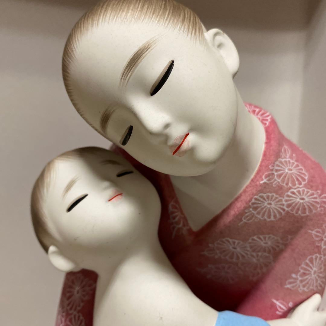 母と子　博多人形
