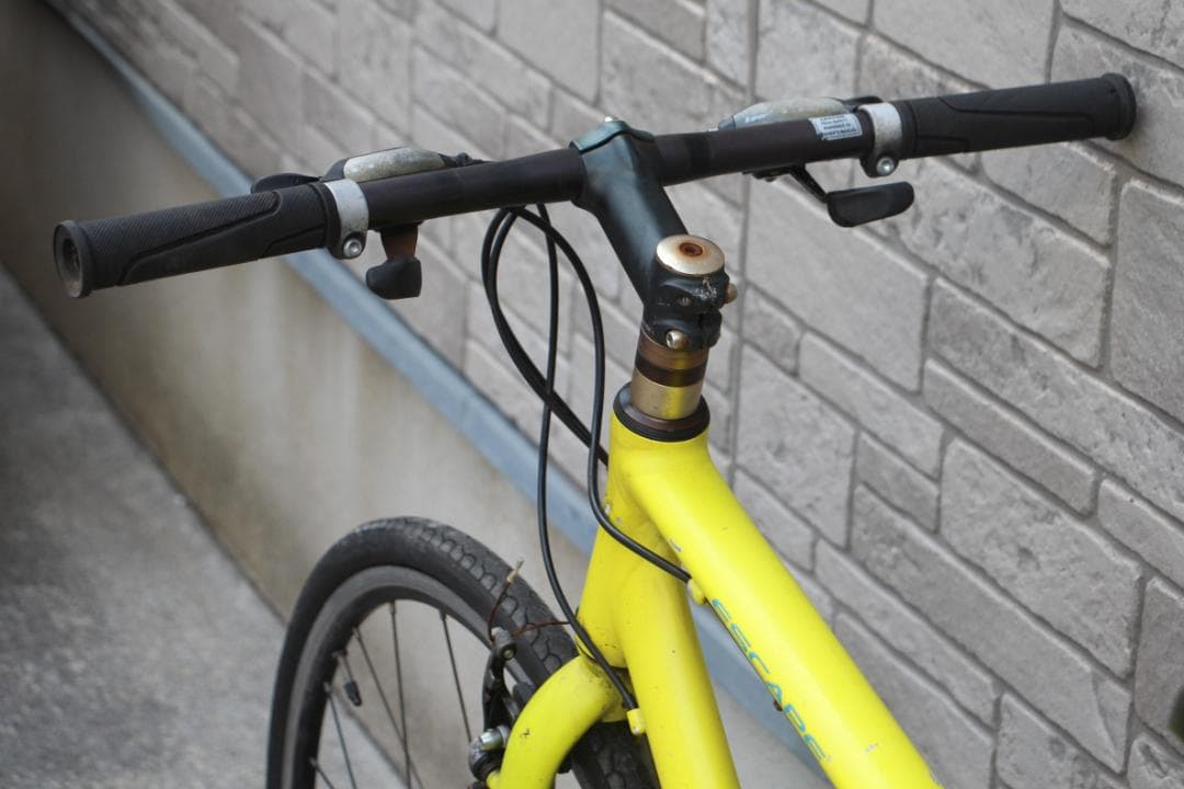 引き取り限定♪人気のジャイアント♪エスケープR3♪目立ちます♪レモンイエロー♪