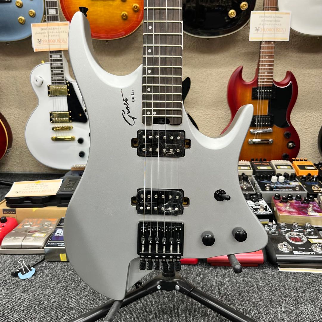 【11130】【新品】 ヘッドレスギター 汎用ケース付き シルバー