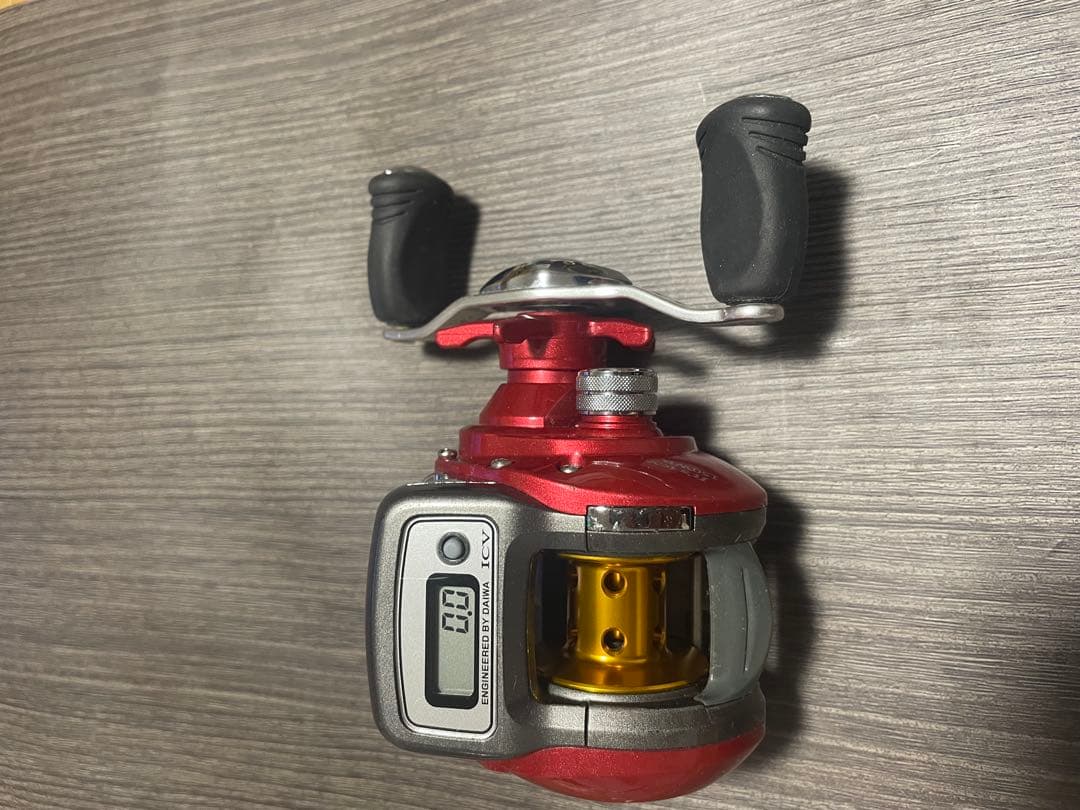 ダイワ　イッツICV 150WR 赤 ベイトリール