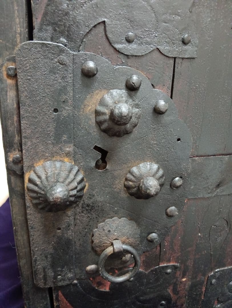 江戸時代後期幕末頃〜明治時代前年期頃讃岐國蔵出時代古鉄金具付木製船箪笥当時物